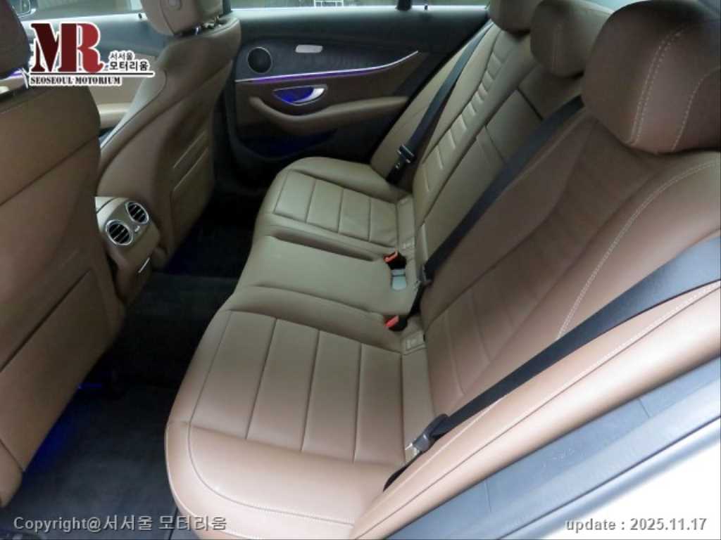 Mercedes-Benz E-Class E250 AMG Line 7