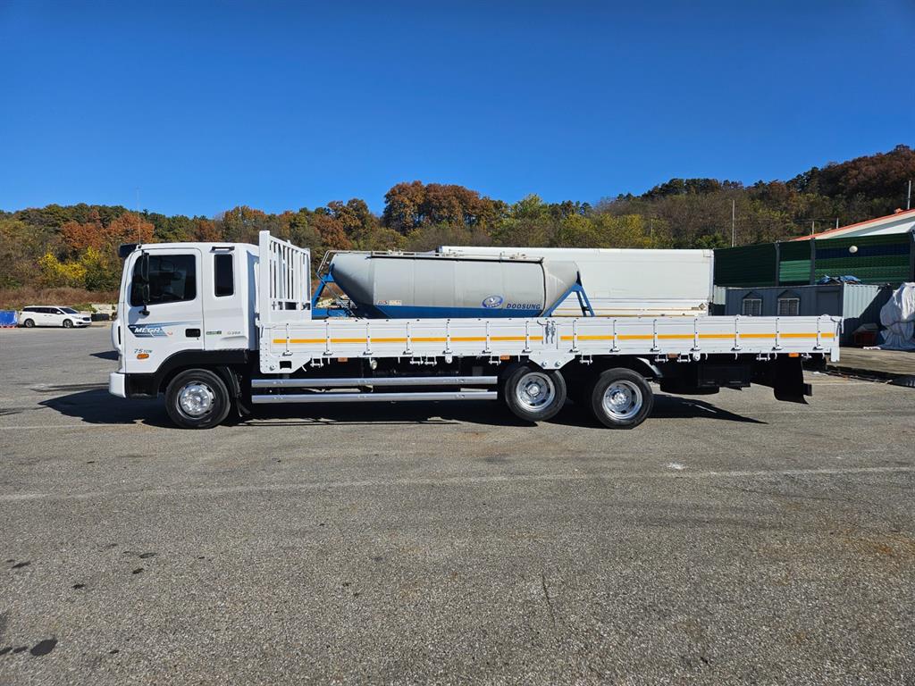 현대 메가트럭 280 카고 7.5톤 수동 3