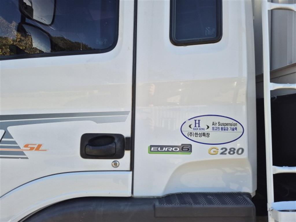 현대 메가트럭 카고 4.5톤 수동 8