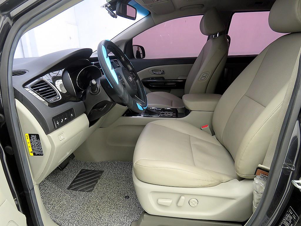 Kia Carnival Diesel Prestige 7