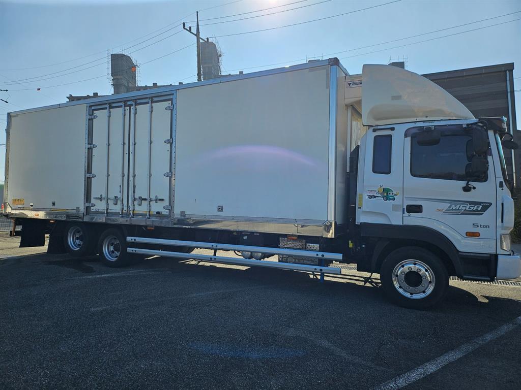 현대 메가트럭 냉동탑 7.5톤 수동 1