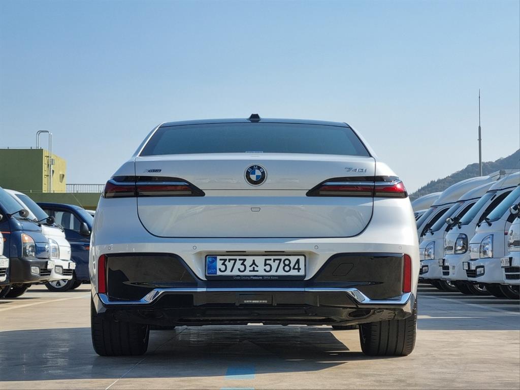 Genesis G70 740i xDrive M Sport 6