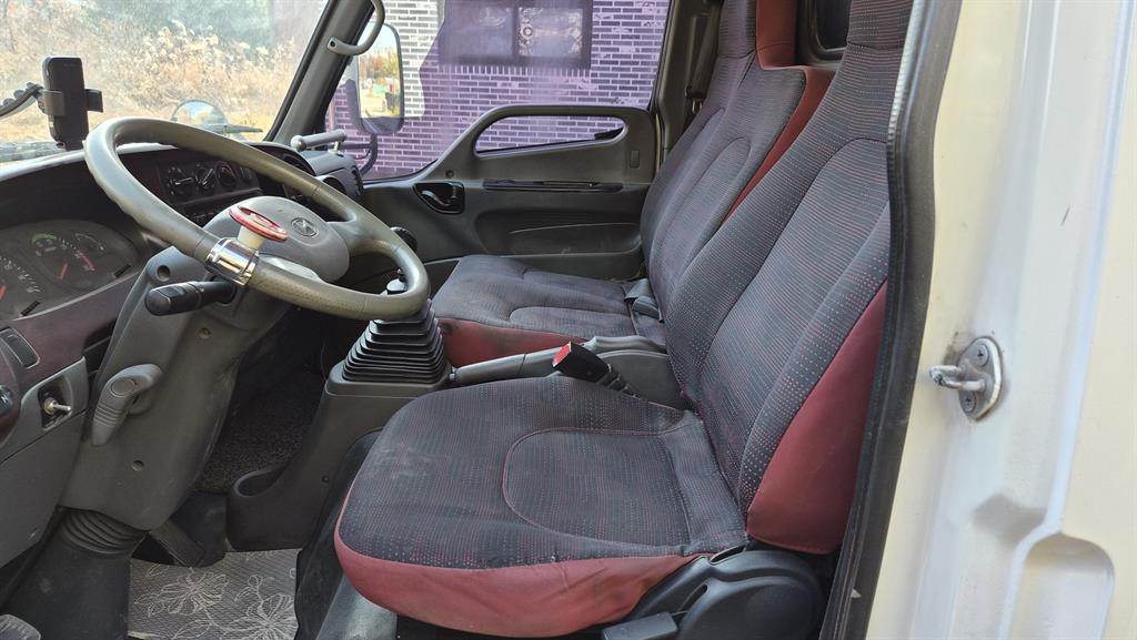 현대 마이티큐티 2.5톤 카고 10