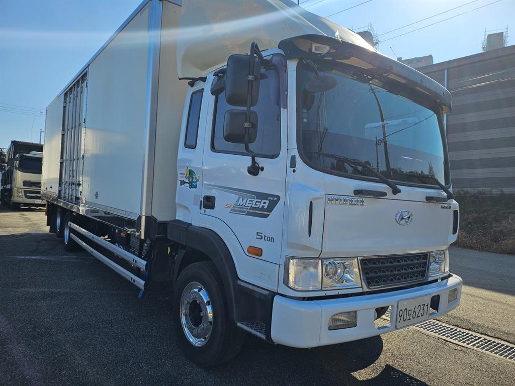 현대 메가트럭 냉동탑 7.5톤 수동 3
