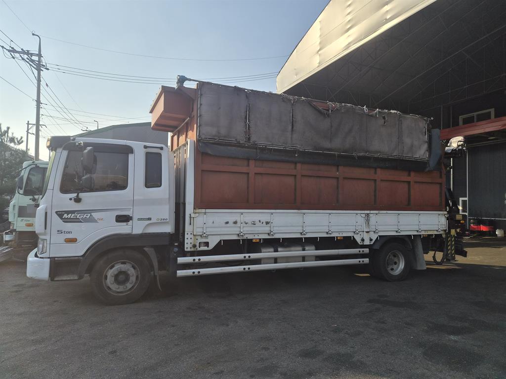 현대 메가트럭 집게차 5톤 수동 한성특장 0