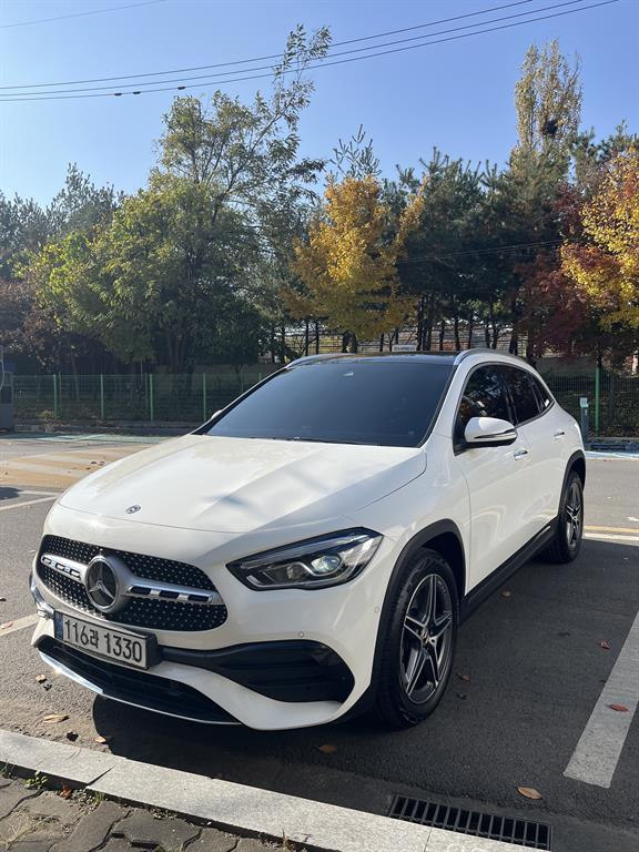 Mercedes-Benz GLA-Class GLA250 4MATIC 4