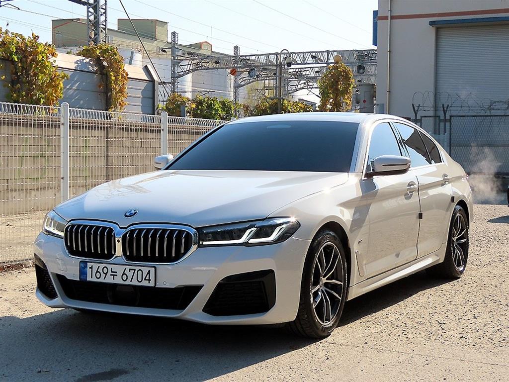 BMW 5시리즈 520i M 스포츠 사진 2/20