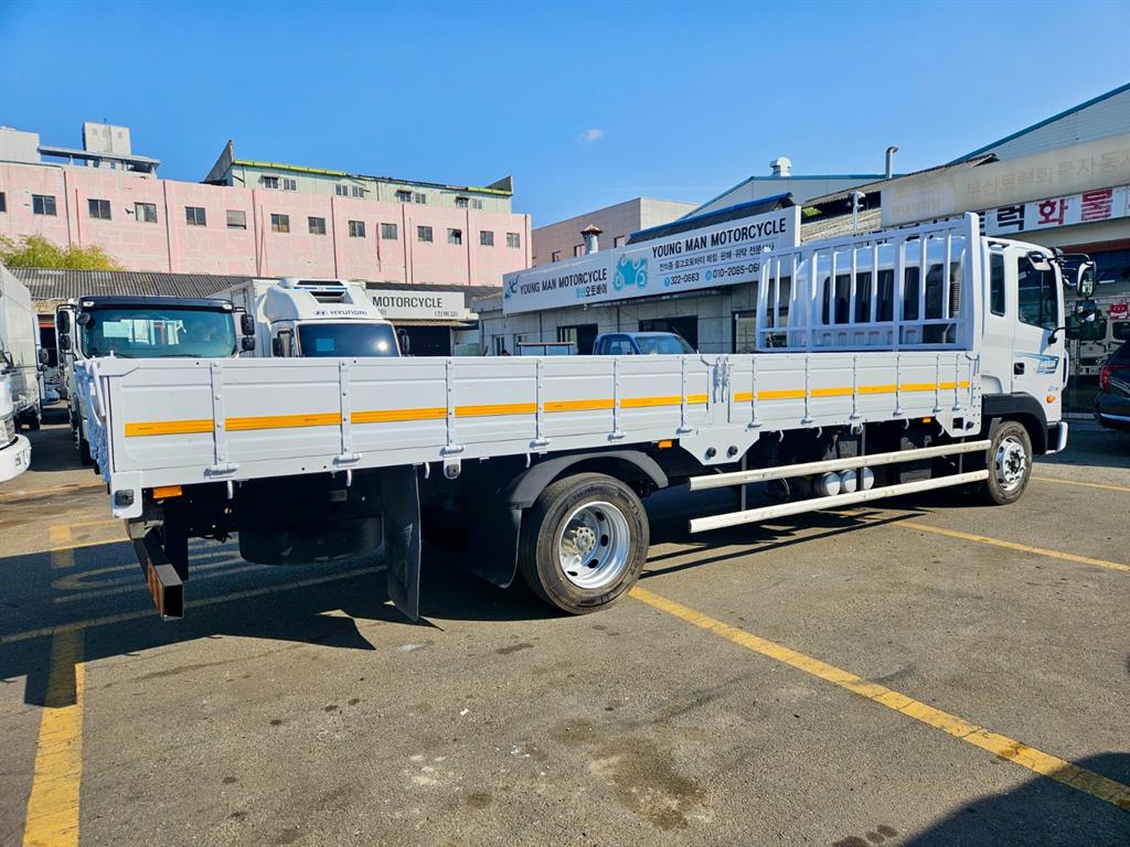 현대 메가트럭 250 단바리 카고 4.5톤 수동 2