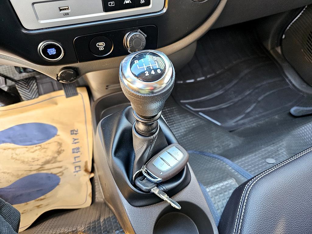 현대 포터2 1톤 윙바디 LPG 11