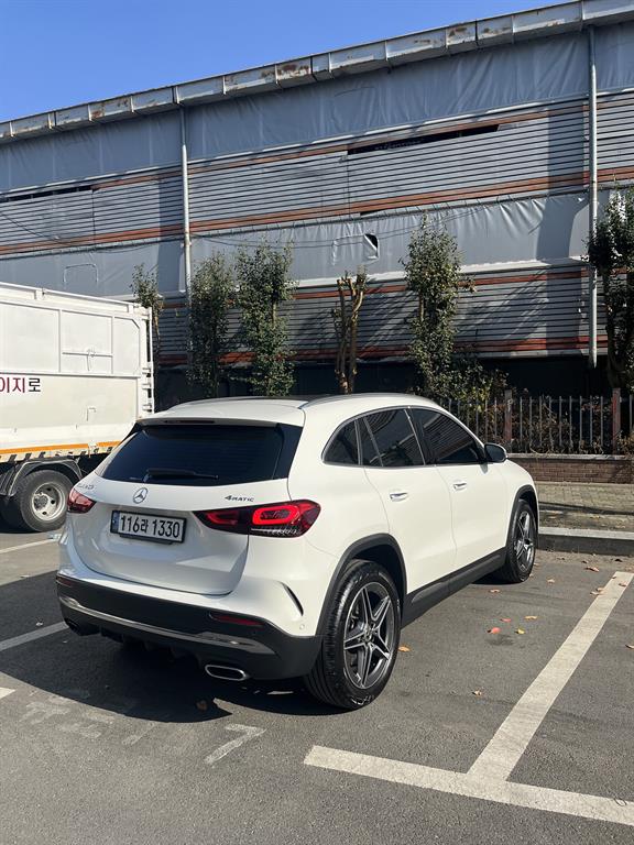 Mercedes-Benz GLA-Class GLA250 4MATIC 6