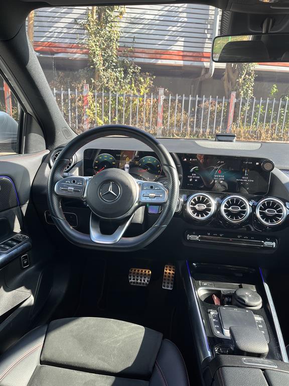 Mercedes-Benz GLA-Class GLA250 4MATIC 10