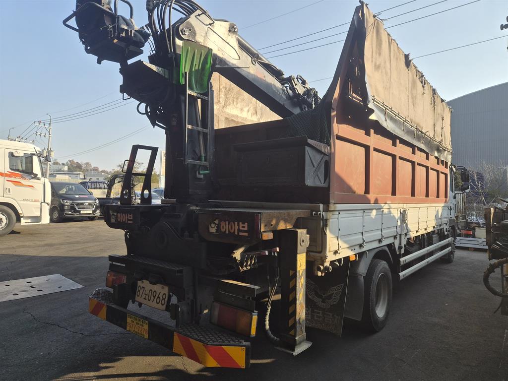 현대 메가트럭 집게차 5톤 수동 한성특장 3