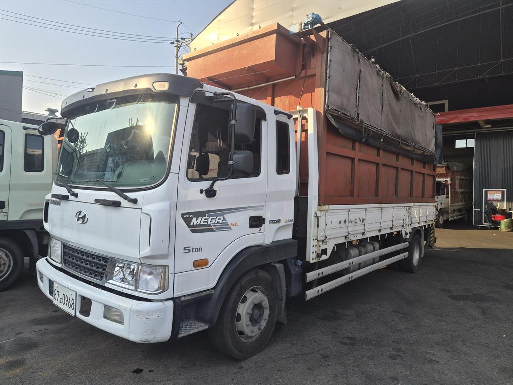 현대 메가트럭 집게차 5톤 수동 한성특장 1