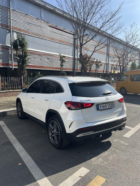 Mercedes-Benz GLA-Class GLA250 4MATIC 7