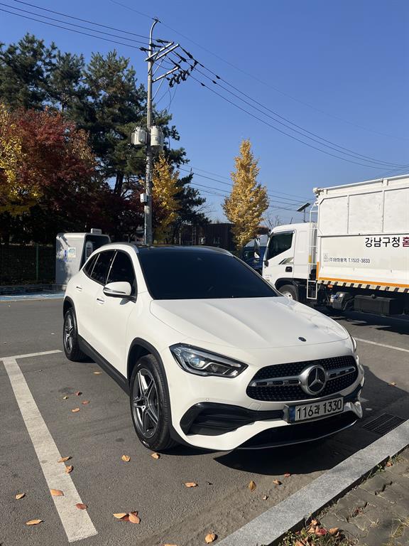 Mercedes-Benz GLA-Class GLA250 4MATIC 3