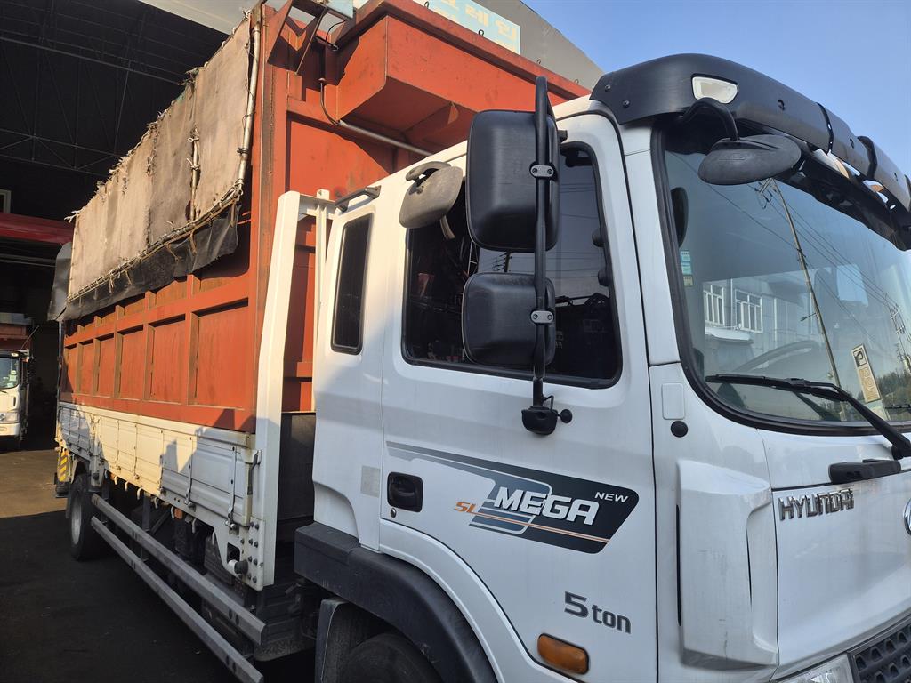 현대 메가트럭 집게차 5톤 수동 한성특장 2