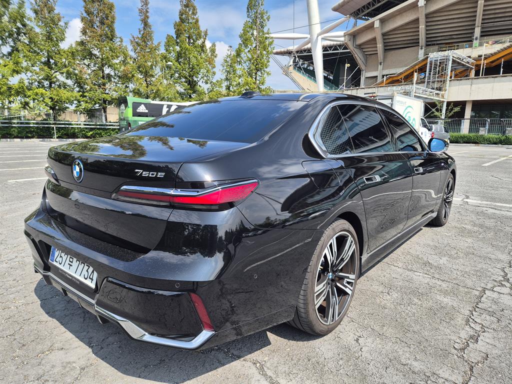 Genesis G70 750e xDrive M Sport 9