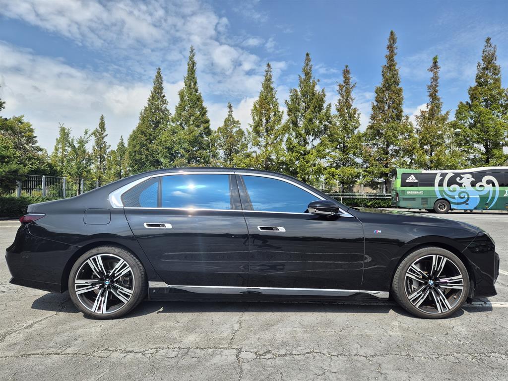 Genesis G70 750e xDrive M Sport 6