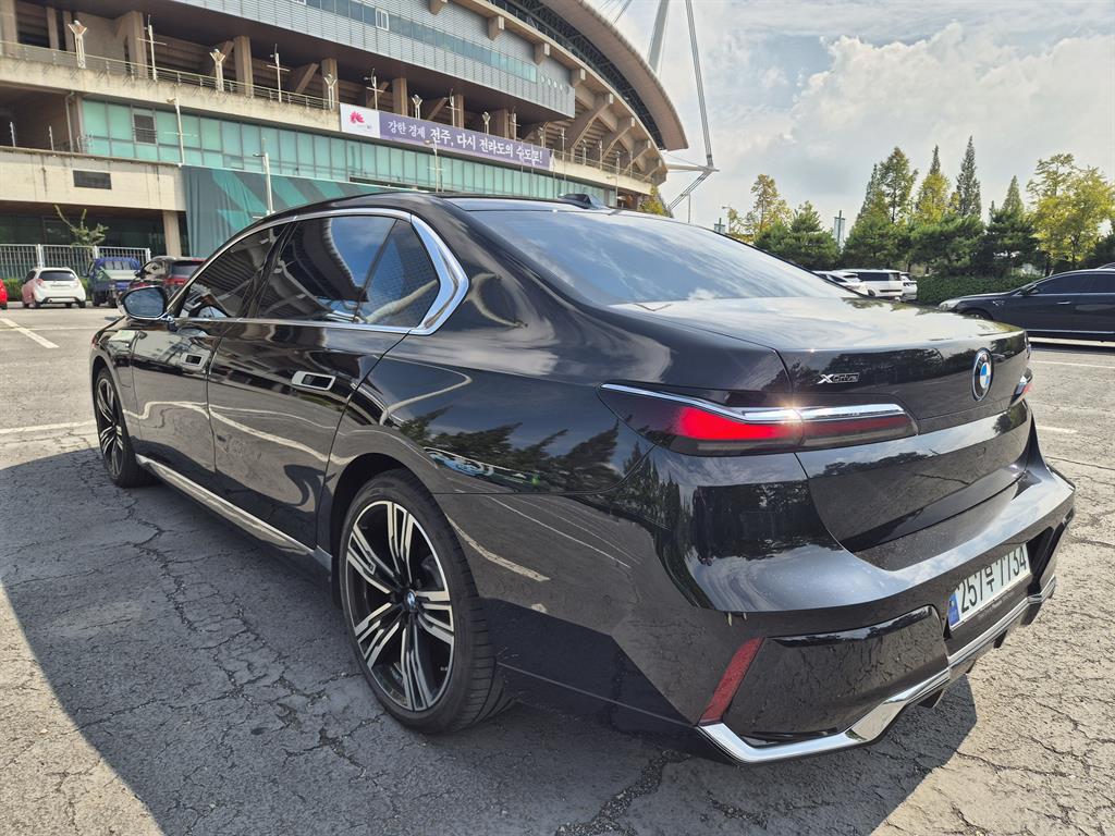 Genesis G70 750e xDrive M Sport 8