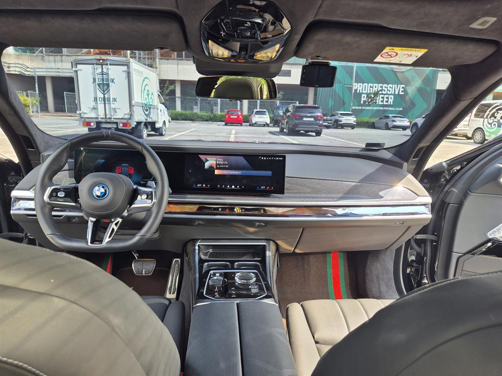 Genesis G70 750e xDrive M Sport 10