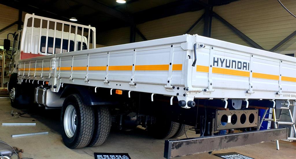 현대 메가트럭 280 단바리 카고 5톤 수동 2