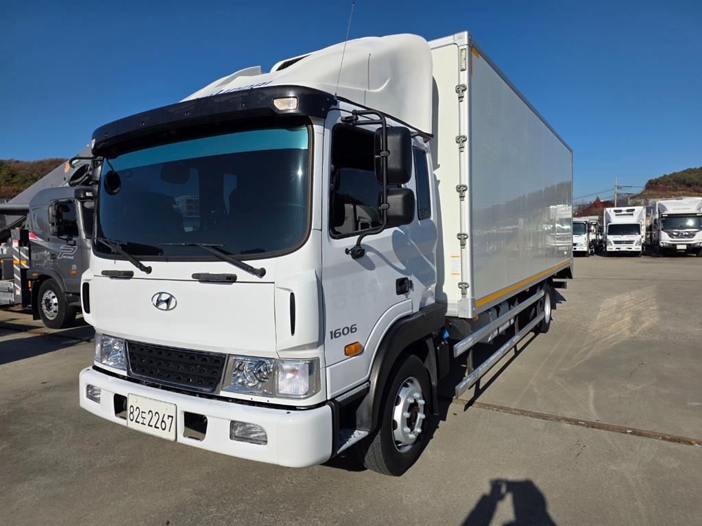 현대 메가트럭 단바리 냉동탑 5톤 수동 0