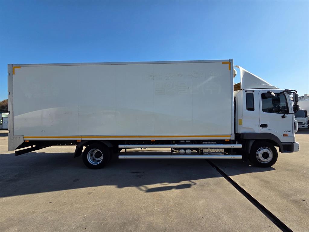 현대 메가트럭 단바리 냉동탑 5톤 수동 4