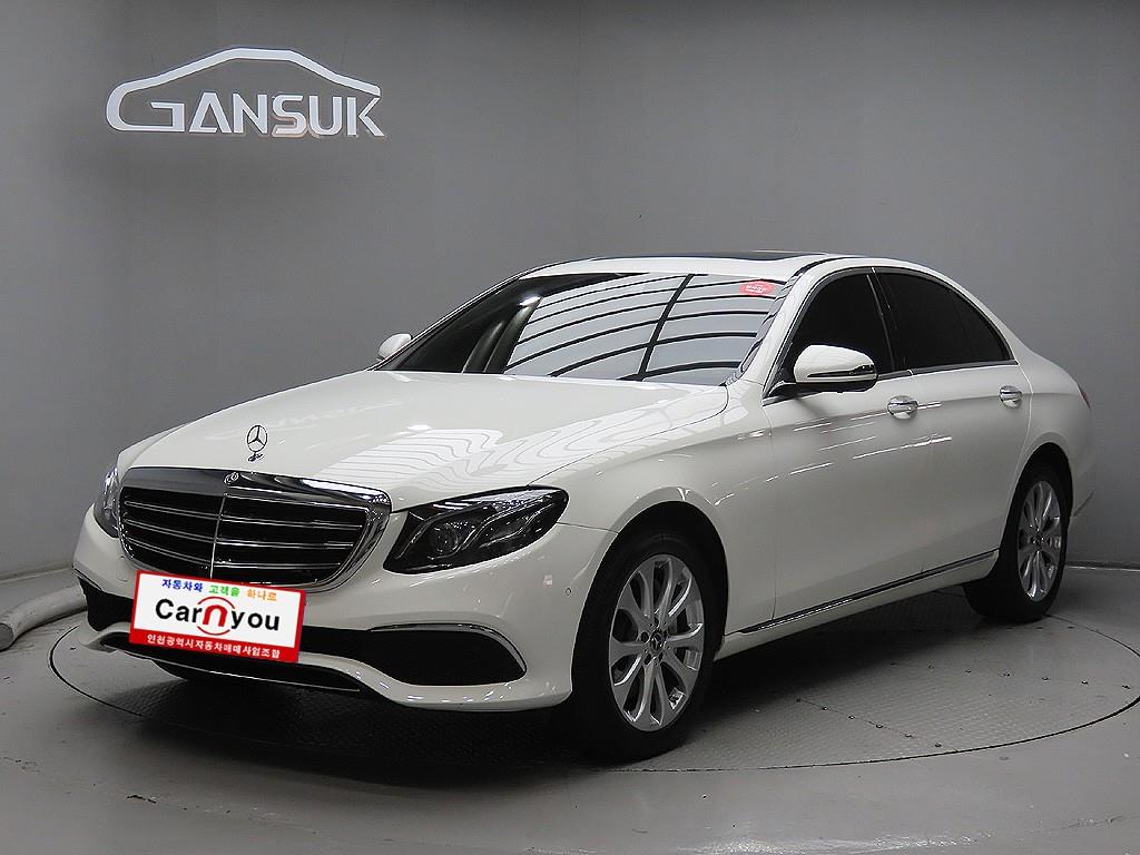 Mercedes-Benz E-Class E300 4MATIC Exclusive 3