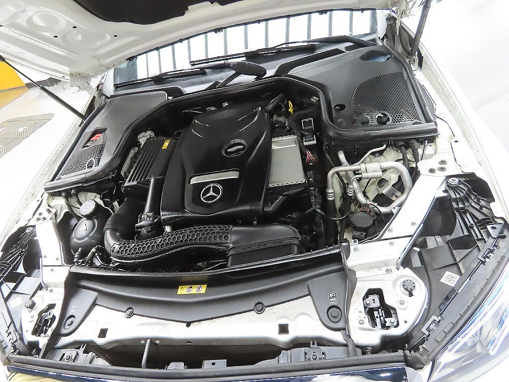 Mercedes-Benz E-Class E300 4MATIC Exclusive 8