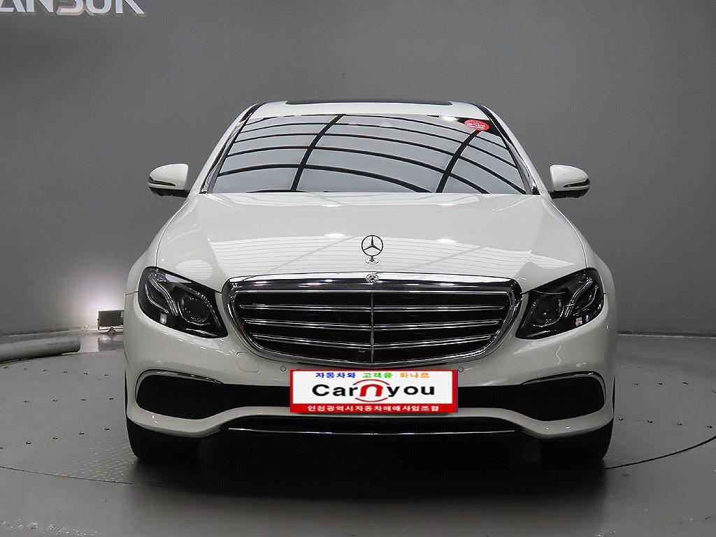 Mercedes-Benz E-Class E300 4MATIC Exclusive