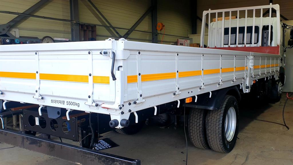 현대 메가트럭 280 단바리 카고 5톤 수동 1