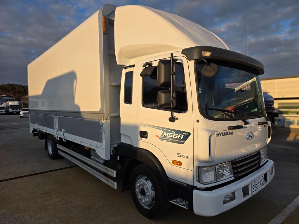 현대 메가트럭 윙바디 5톤 수동 2