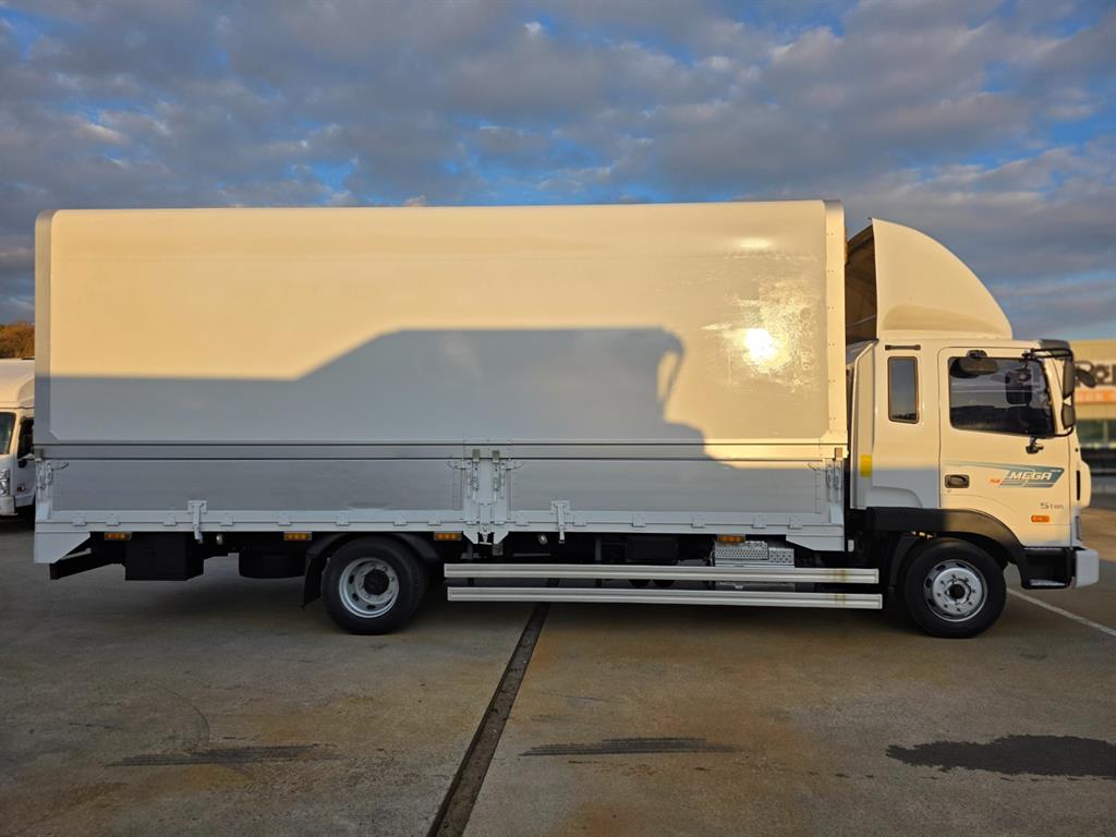 현대 메가트럭 윙바디 5톤 수동 4