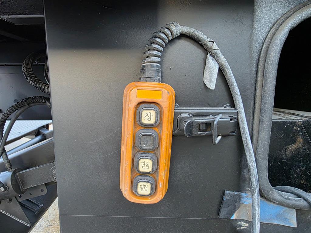 현대 메가트럭 윙바디 5톤 수동 17