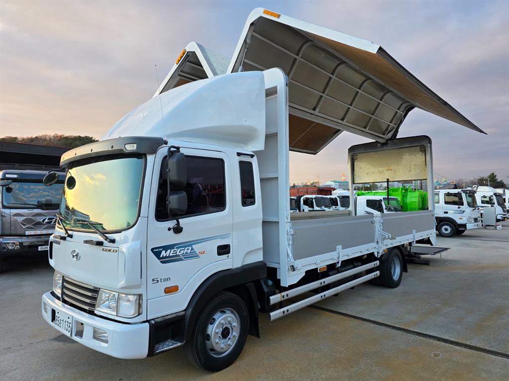 현대 메가트럭 윙바디 5톤 수동 8