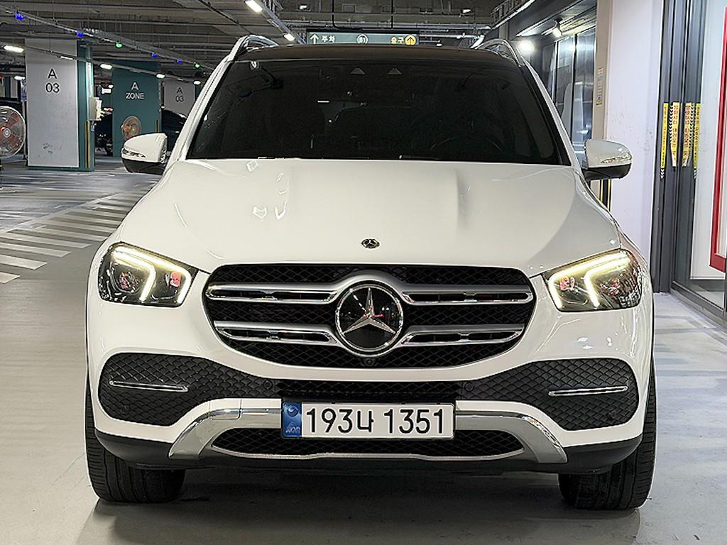 벤츠 GLE 클래스 GLE 300d 4MATIC 사진 2/20