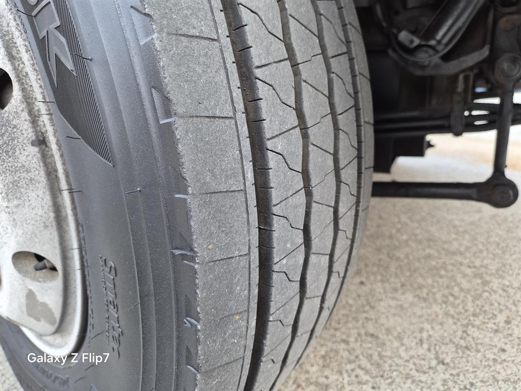 현대 메가트럭 250 단바리 윙바디 4.5톤 수동 18