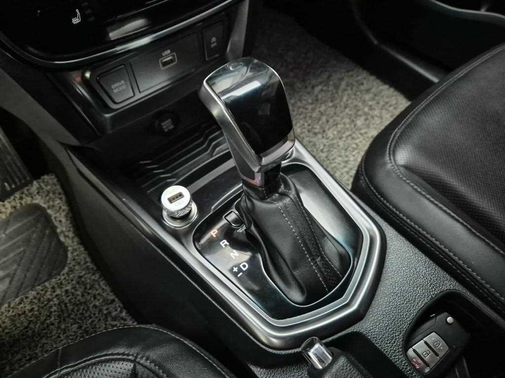 KG Mobility (Ssangyong) Tivoli 2WD Gasoline 1.5 V3 9