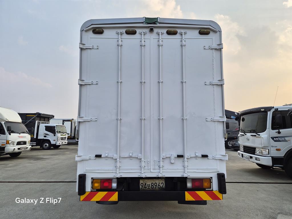 현대 메가트럭 250 단바리 윙바디 4.5톤 수동 3