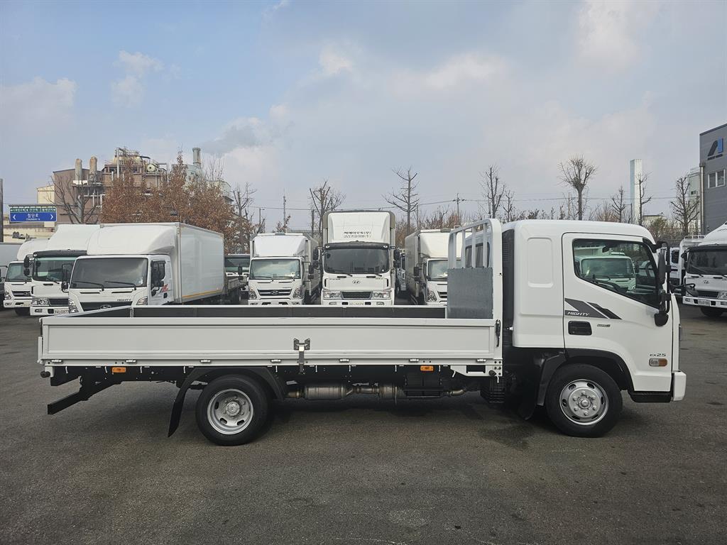 현대 올뉴마이티 2.5톤 카고 슈퍼캡 3