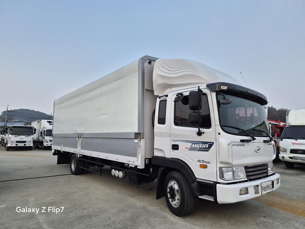 현대 메가트럭 250 단바리 윙바디 4.5톤 수동 1