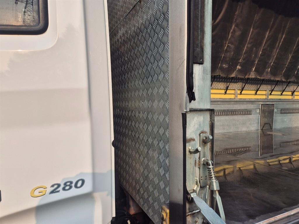 현대 메가트럭 윙바디 5톤 수동 9