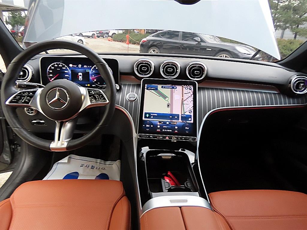 Mercedes-Benz C-Class C200 4MATIC Avantgarde 8