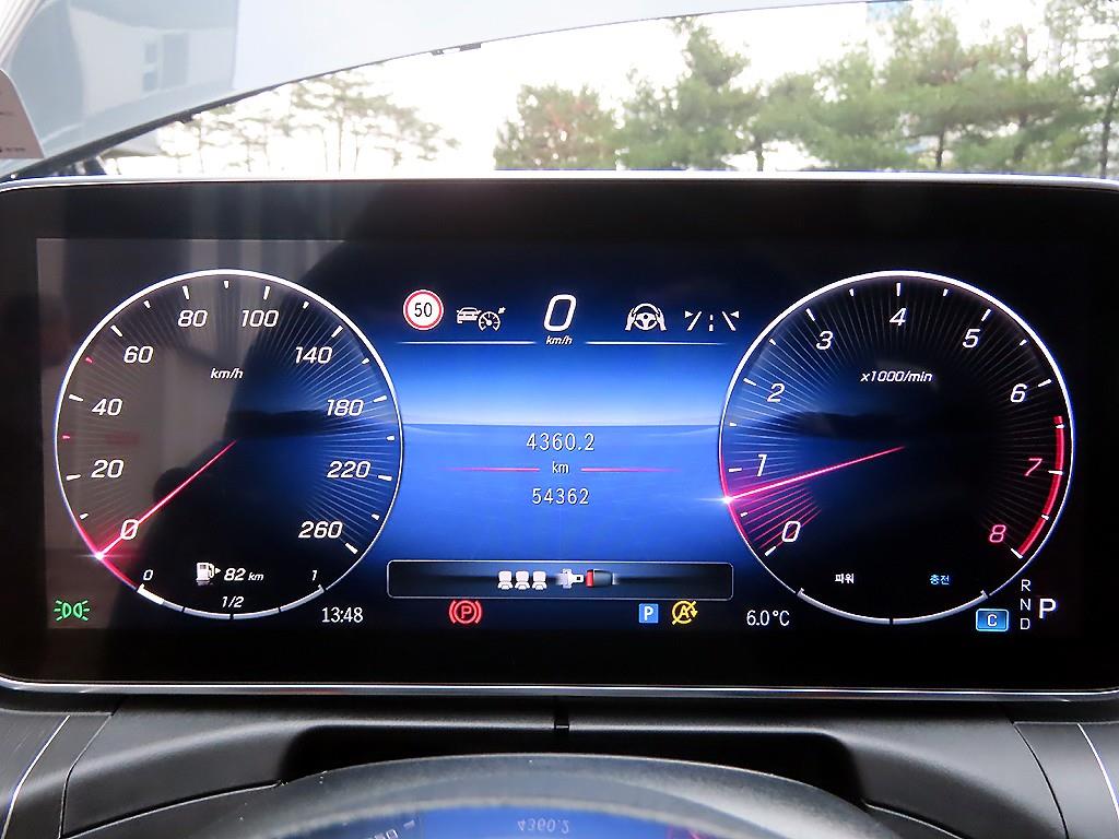 Mercedes-Benz C-Class C200 4MATIC Avantgarde 10