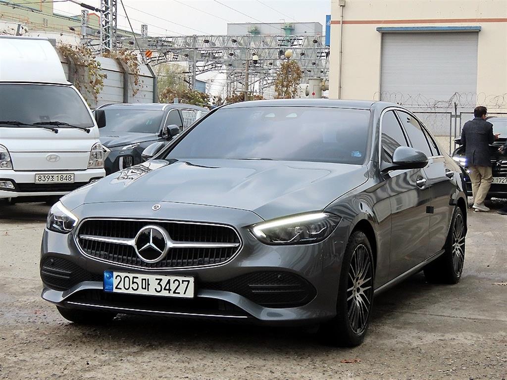 Mercedes-Benz C-Class C200 4MATIC Avantgarde 3