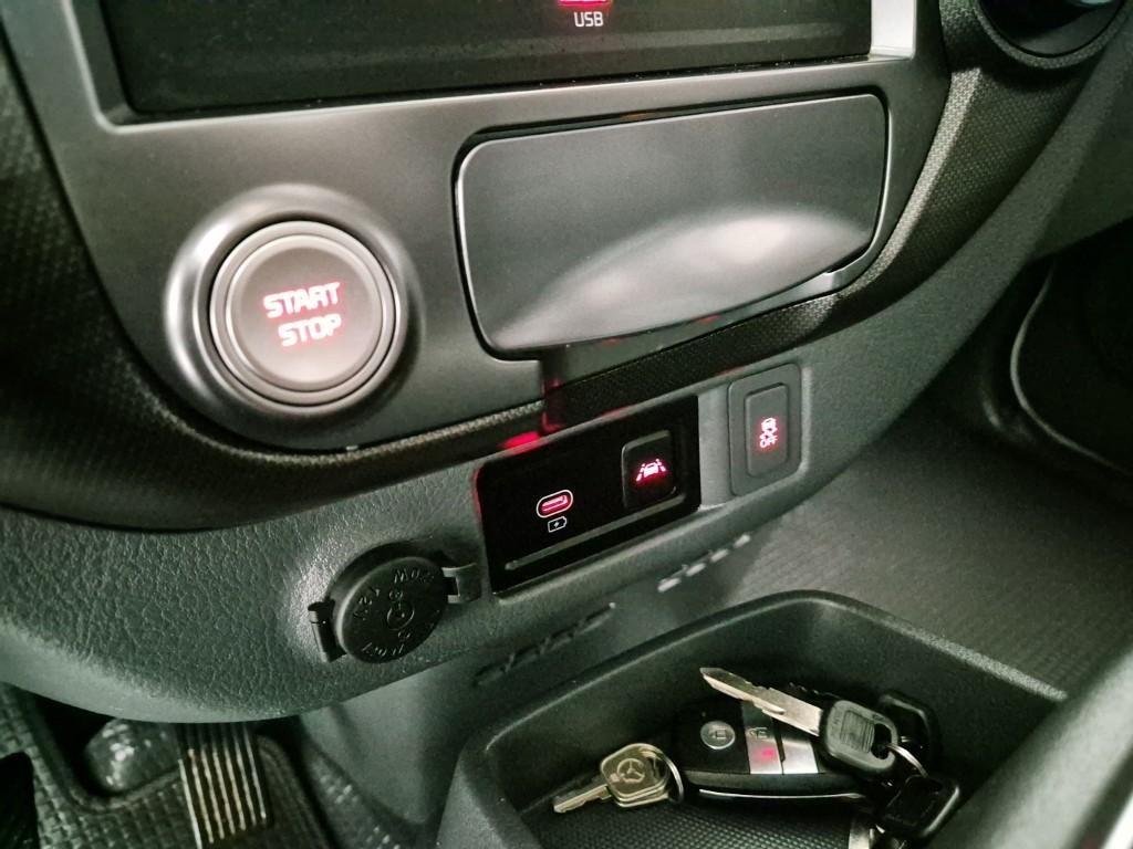 기아 봉고3 1톤 표준탑 전기 15