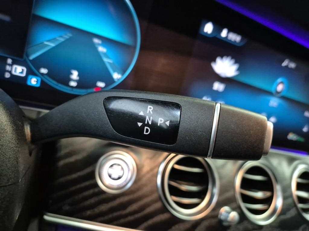 Mercedes-Benz E-Class E220d 4MATIC AMG Line 9