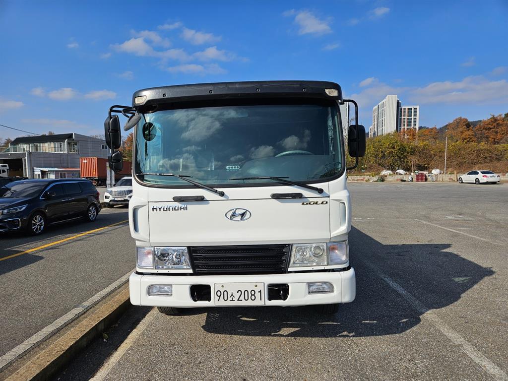 현대 메가트럭 250 카고 4.5톤 수동 1