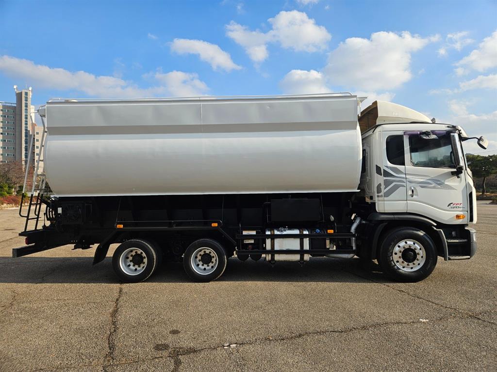 타타대우 프리마 14톤 사료운반차 3