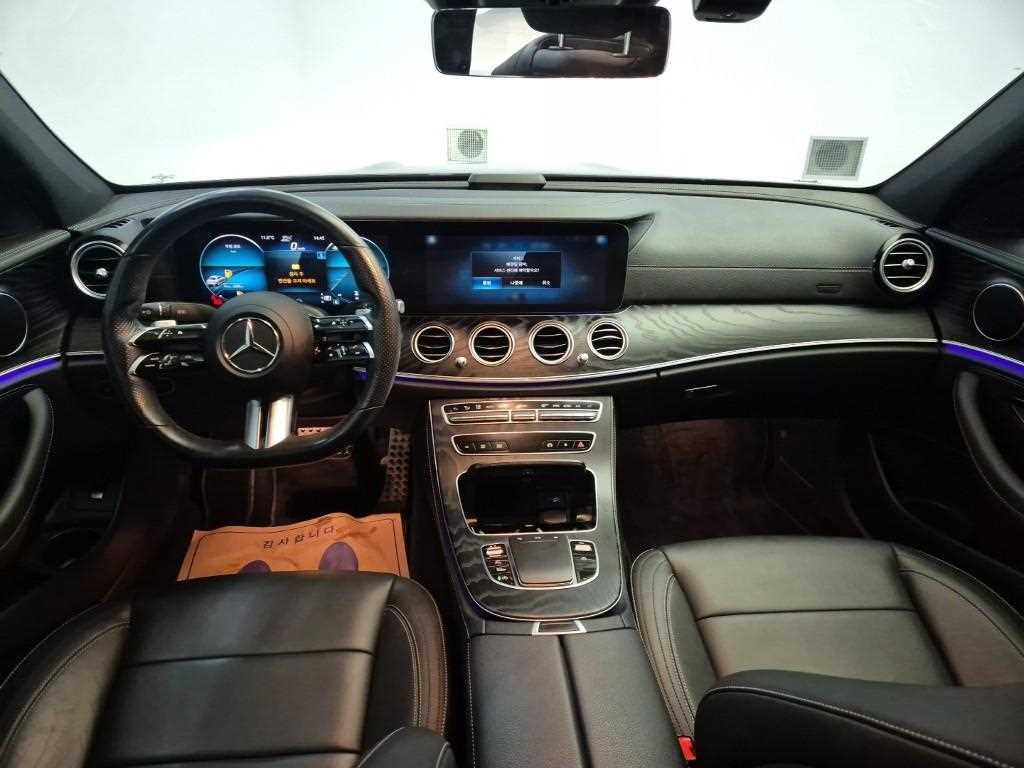 Mercedes-Benz E-Class E220d 4MATIC AMG Line 8